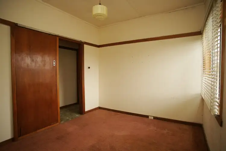 Fifth view of Homely house listing, 10 Finlayson Crescent, Traralgon VIC 3844