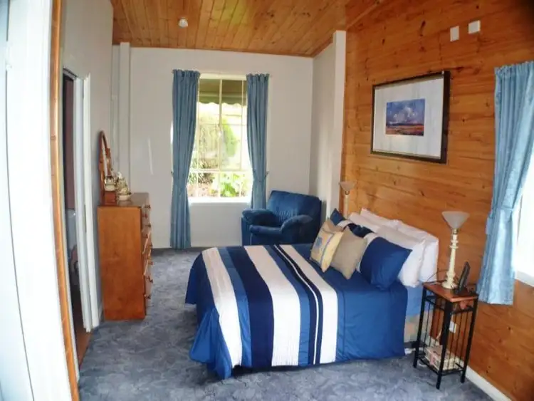Fifth view of Homely house listing, 3 Pinnacle Drive, Rawson VIC 3825
