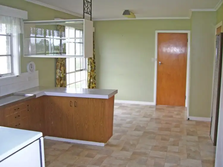 Fifth view of Homely house listing, 10 Henry Street, Yinnar VIC 3869