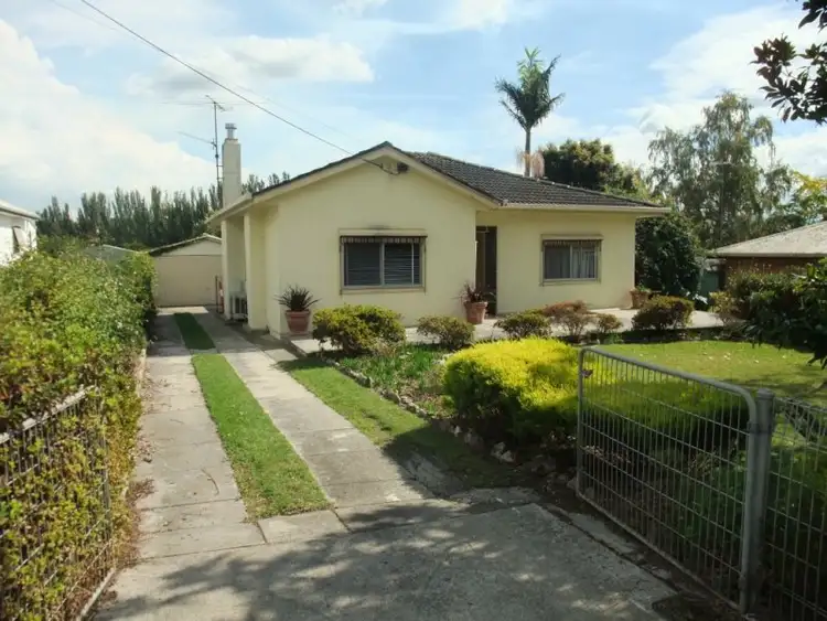 8 Coalville Road, Moe VIC 3825