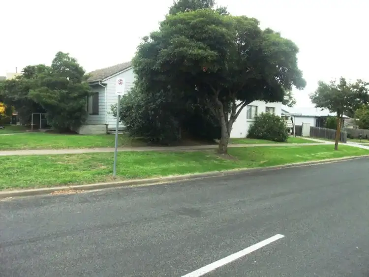 Fifth view of Homely block of units listing, 19-19A Jane Street, Morwell VIC 3840