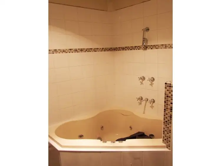 Seventh view of Homely townhouse listing, 44 Hopetoun Avenue, Morwell VIC 3840