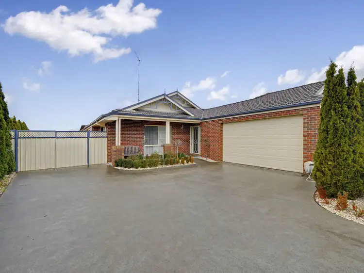 Second view of Homely house listing, 6 Joanne Court, Morwell VIC 3840