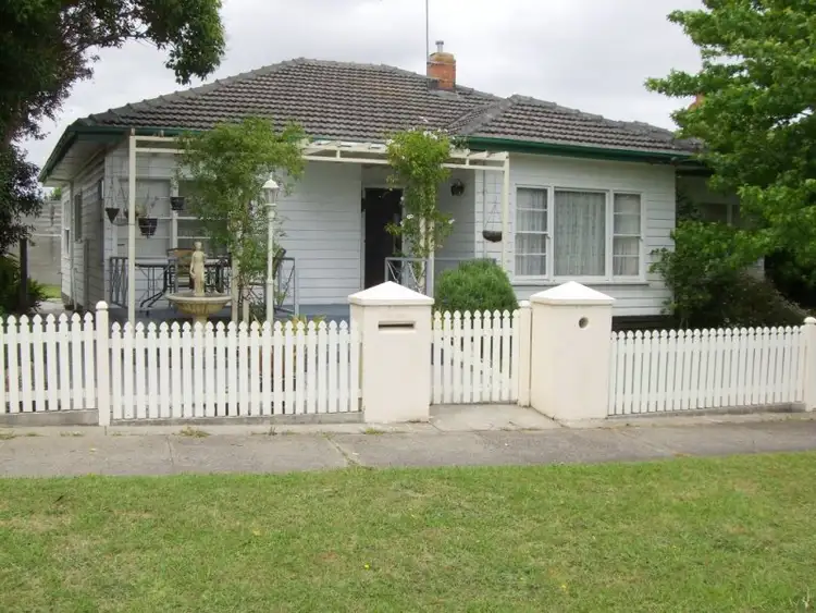 3 Sinclair Avenue, Morwell VIC 3840