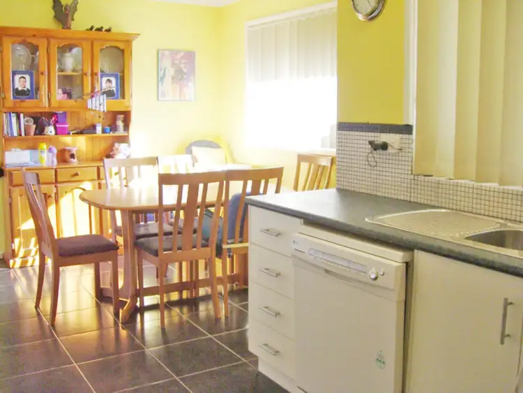 Fourth view of Homely house listing, 3 Blackwood Place, Morwell VIC 3840