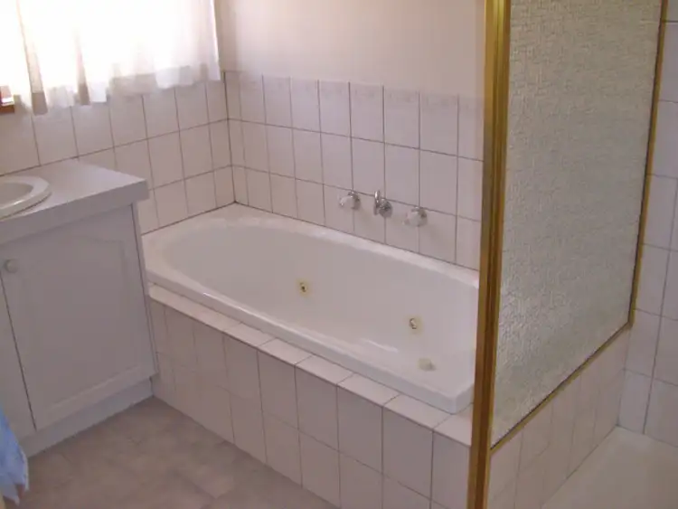 Fifth view of Homely unit listing, 1/1 Ann Street, Morwell VIC 3840