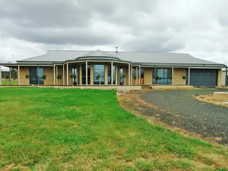 160 Warren Terrace, Hazelwood North VIC 3840