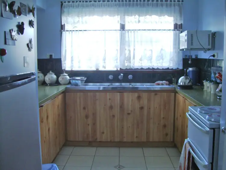 Fourth view of Homely unit listing, 1/16 Sinclair Ave, Morwell VIC 3840