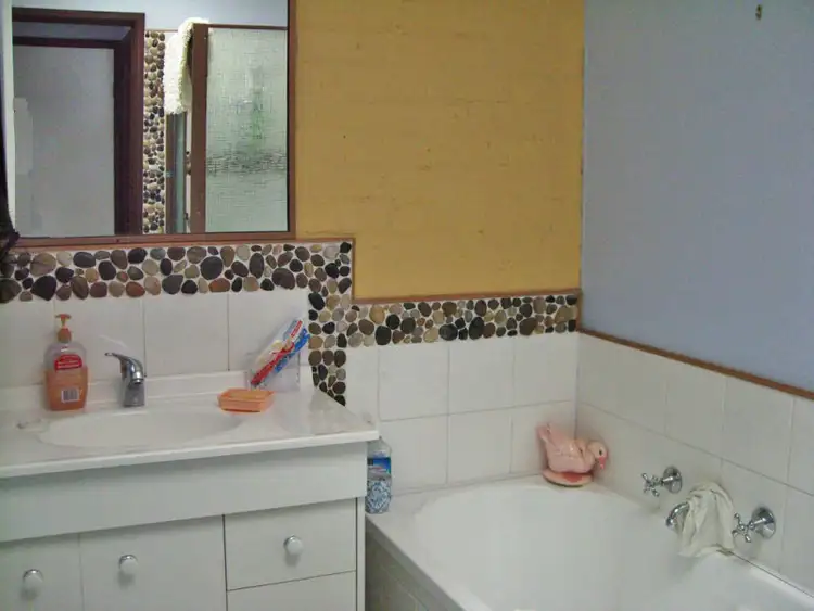 Fifth view of Homely unit listing, 1/16 Sinclair Ave, Morwell VIC 3840