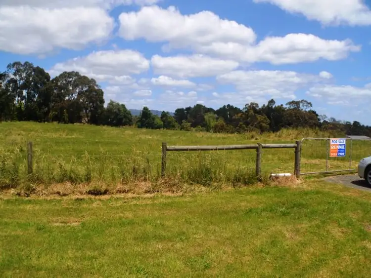 4 Henderson Place, Hazelwood North VIC 3840