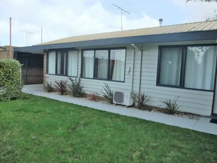 2/19 Hopetoun Avenue, Morwell VIC 3840