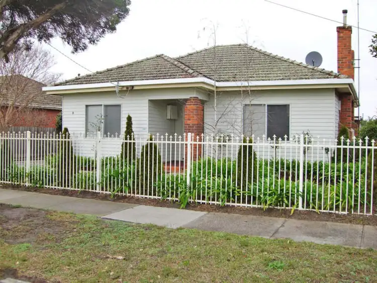 8 June Street, Morwell VIC 3840