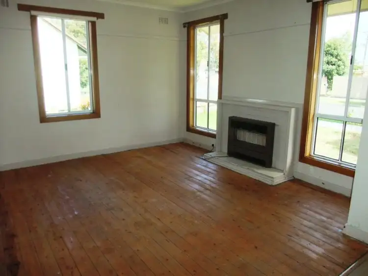 Second view of Homely house listing, 4 Graham Crescent, Traralgon VIC 3844