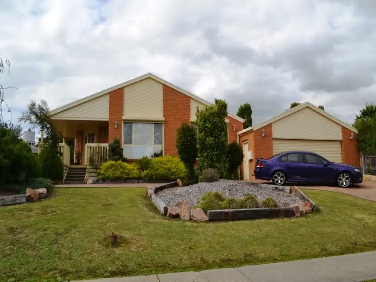 10 Skeldale Wynd, Morwell VIC 3840