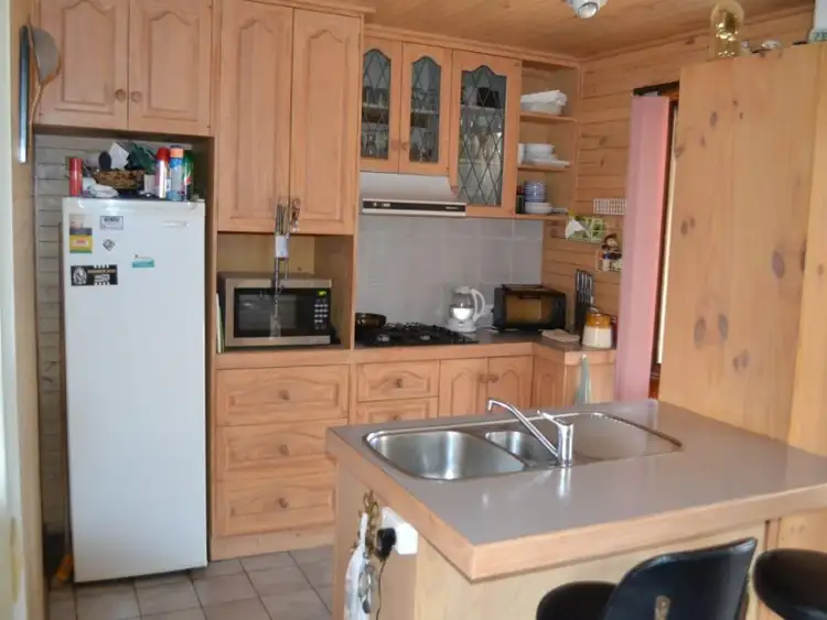 Fourth view of Homely townhouse listing, 9 Sunderland Circuit, Traralgon VIC 3844