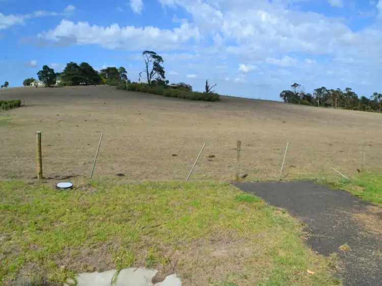 27 Crinigan Road West, Morwell VIC 3840