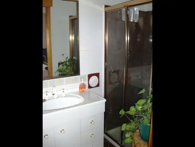 Fifth view of Homely house listing, 1 Melanie Court, Morwell VIC 3840
