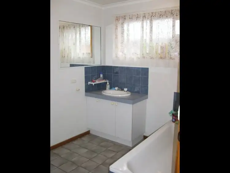 Sixth view of Homely house listing, 1 Melanie Court, Morwell VIC 3840