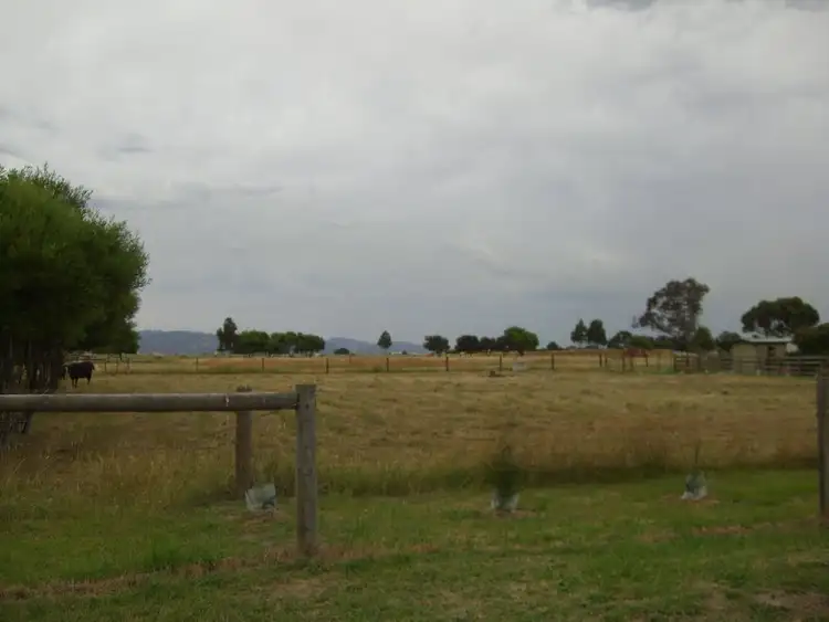 Fifth view of Homely house listing, 10 Fenton Way, Hazelwood North VIC 3840