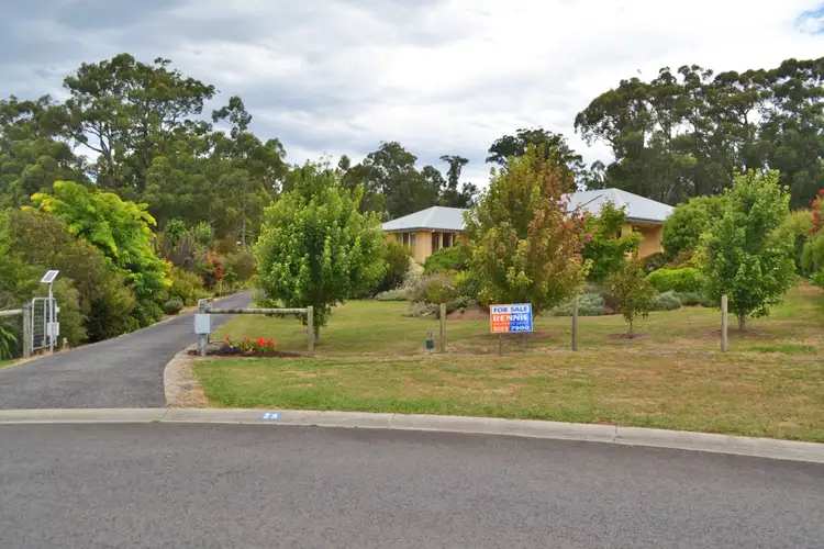 25 Josephine Crescent, Mirboo North VIC 3871