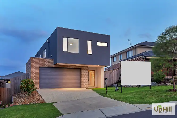 11 SKYLINE DRIVE, Officer VIC 3809