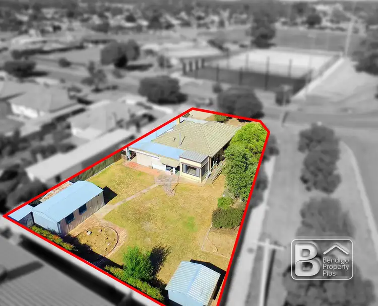30 Neil Street, Kangaroo Flat VIC 3555