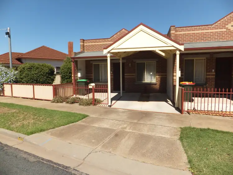 32D Oswald Street