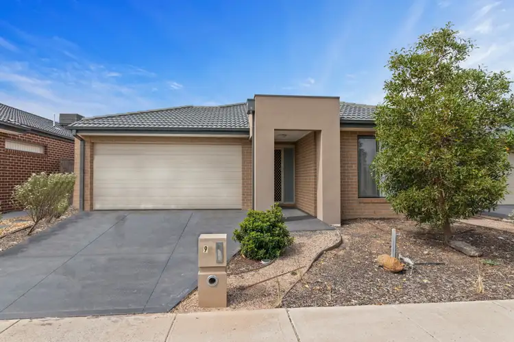 9 Peroomba Drive, Point Cook VIC 3030