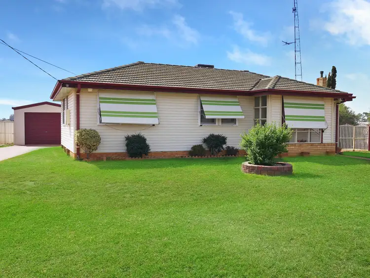 61 Railway Avenue, Leeton NSW 2705