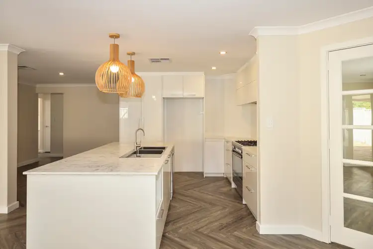 Fifth view of Homely house listing, 7 JALNA COURT, Ballajura WA 6066