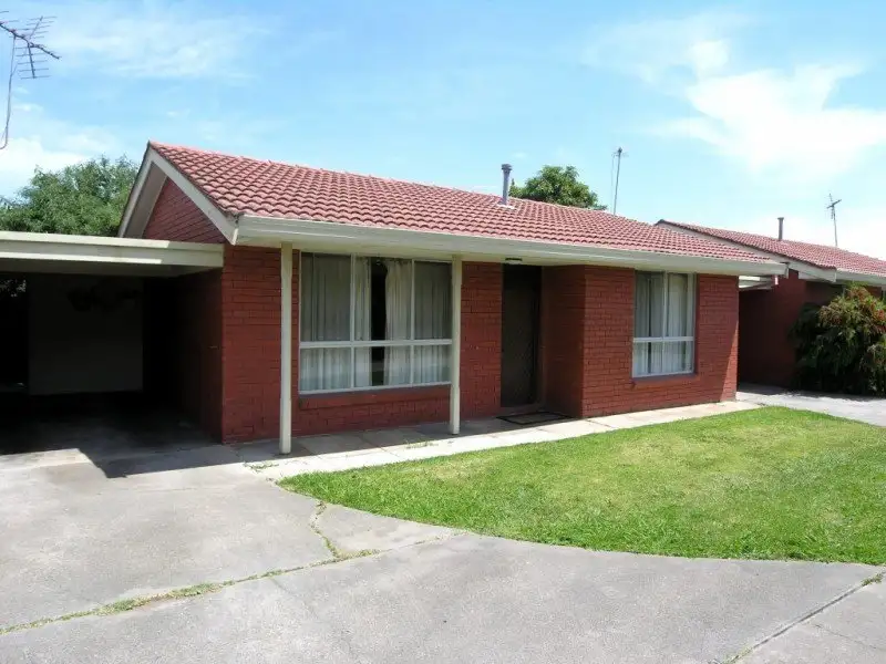 Main view of Homely house listing, 2/5 Nicholson Street, Sale VIC 3850