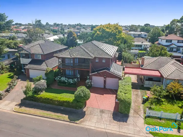 12 New Road, Oak Park VIC 3046