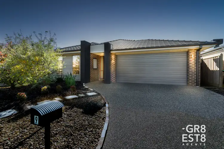 9 Erindale Street, Cranbourne West VIC 3977