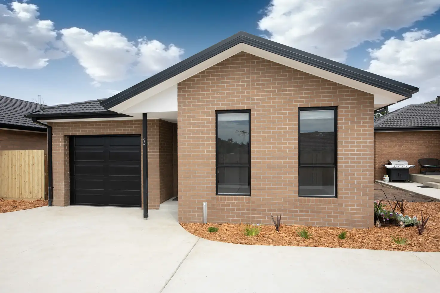Main view of Homely unit listing, Unit 2/17 Regan Drive, Romsey VIC 3434