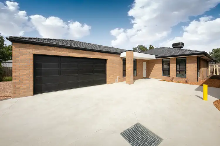 5/17 Regan Drive, Romsey VIC 3434