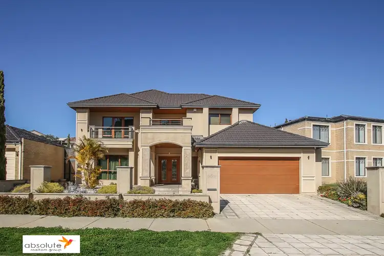 10 Lowan Loop, Karawara WA 6152