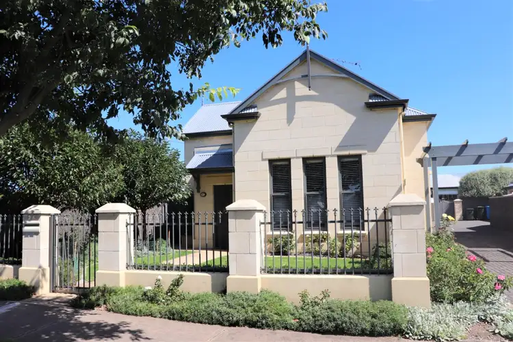 Main view of Homely townhouse listing, 2/6 Heriot Street, Mount Gambier SA 5290