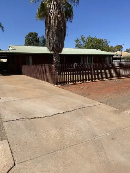 12 Cavalier Crescent