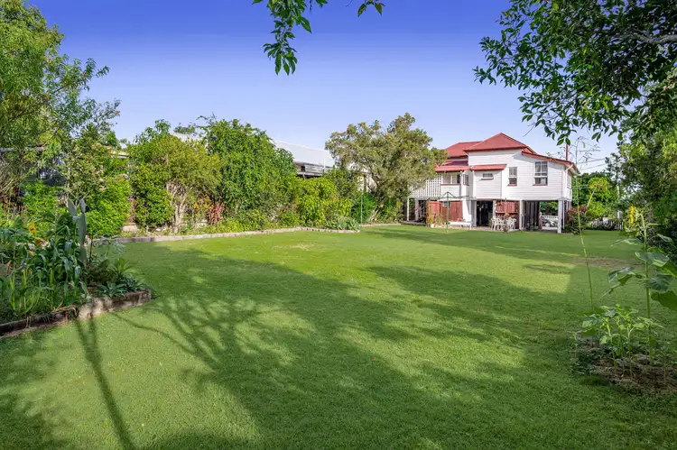 93 Alkoomie Street, Wynnum QLD 4178