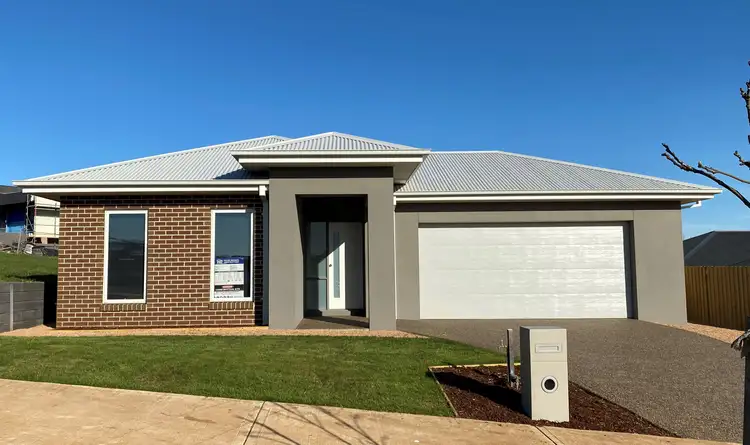 6 Silver Wattle Drive, Warragul VIC 3820