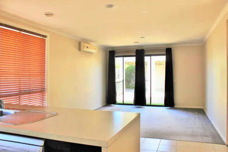 Second view of Homely house listing, 1/4-6 Greenview Circuit, Epsom VIC 3551