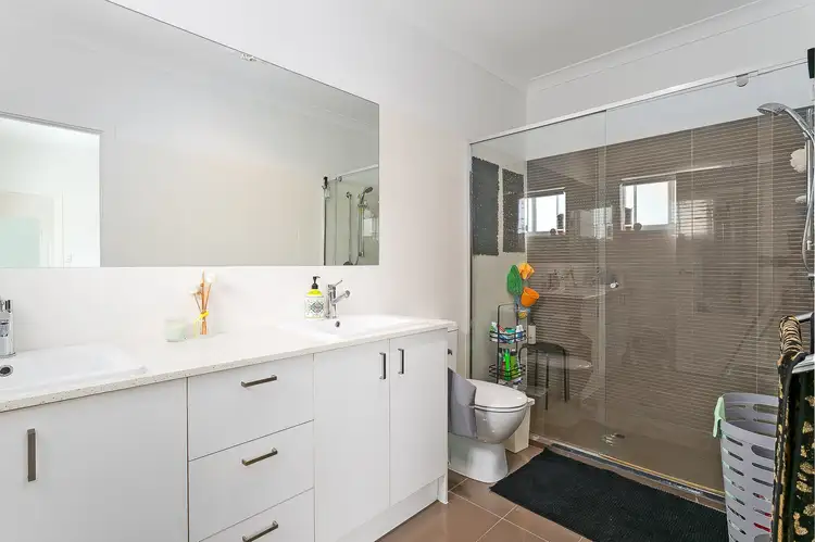 Second view of Homely unit listing, 4/10 THOMPSON CRESCENT, Clontarf QLD 4019