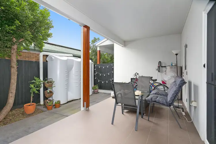 Fifth view of Homely unit listing, 4/10 THOMPSON CRESCENT, Clontarf QLD 4019
