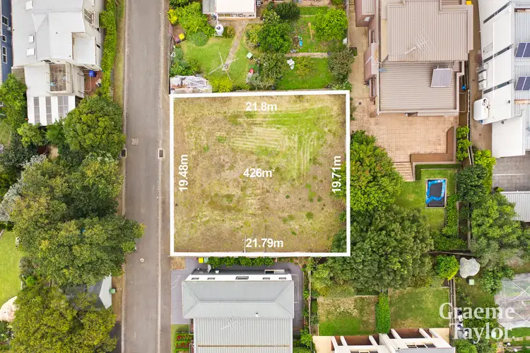 6 Montmorency Street, Newtown VIC 3220