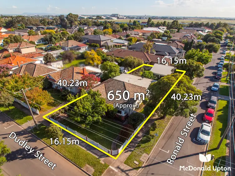12 Dudley Street, Essendon North VIC 3041