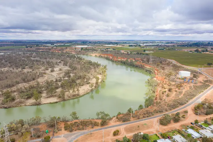 Second view of Homely house listing, 720 WOOMERA AVENUE, Red Cliffs VIC 3496