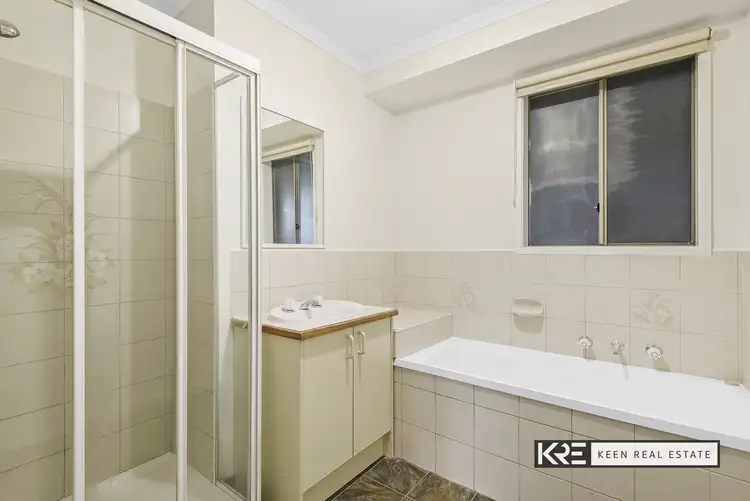 Sixth view of Homely house listing, 2 Comte Close, Cranbourne West VIC 3977