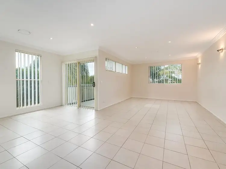 2/4 Locke Street