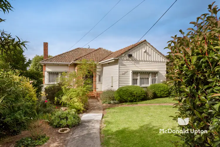 18 Collegian Avenue, Strathmore VIC 3041