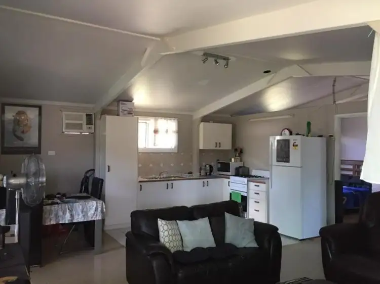 25 Pitcairn Avenue, Bowen QLD 4805